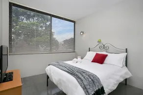 Surry Hills 1 Bedroom Apartment - ADEL1 - Image 2