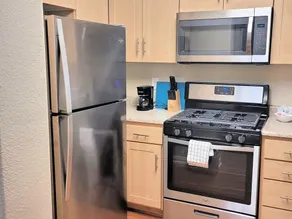 Lovely Apartments at Fullerton - Image 3