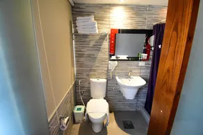 Crown Royal Hotel - Image 5