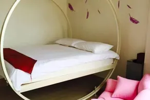 Stay In Bed Hostel - Image 2
