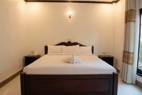 Khung City Hotel - Image 2