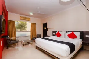 Capital O 40728 Bollywood Design Hotel - Image 2