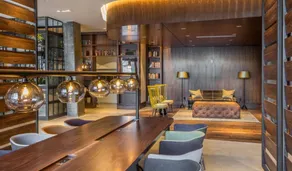Global Luxury Suites near Union Station - Image 4