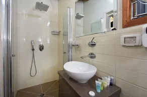 Halomot Naftali - Image 3