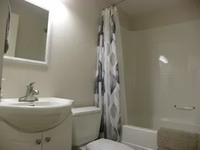 Hillcrest Avenue Bed & Breakfast - Image 4