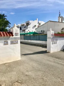 2-bed Apartment 10 min Drive to the Beach! - Image 3