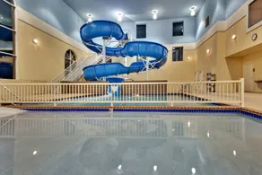 Holiday Inn Express & Suites Brookings - Image 3