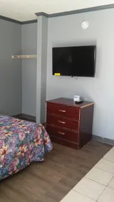 Budgetel Inn Birmingham East - Image 3