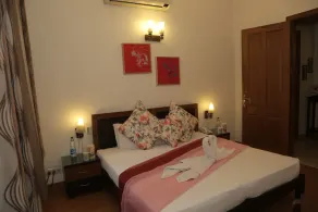 Apartment 18 - Image 2