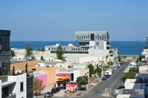 Bay Views Port Melbourne - Image 5