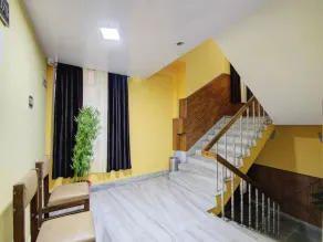 Choice Hotel by OYO Rooms - Image 4