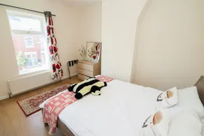 Olive House - Image 5