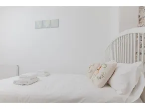 Bright 1BR Main Door Festival Apartment for 3 - Image 3