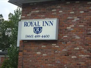 Royal Inn - Image 4