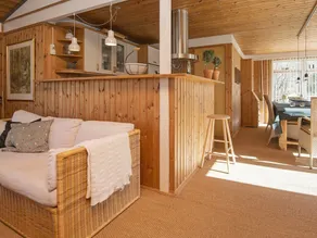 Beautiful Holiday Home in Glesborg With Terace - Image 4