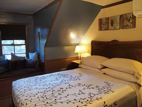 Strawberry Creek Inn Bed & Breakfast - Image 5