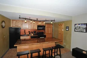 Trail's End 509 Downtown Condos with on-site Hot Tub - Image 4