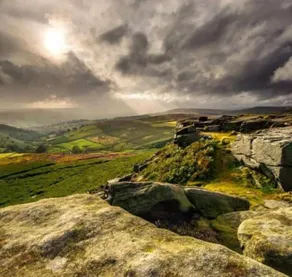 In the Posh Suburb Enjoy the Peak District Views - Image 3