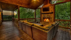 Hooked on a Feeling - Pet Friendly | Hot Tub | Shuffleboard | Outdoor Wood Burning Fireplace - Image 4