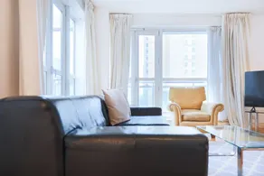 2 Bedroom Apartment With Stunning Views of Canary Wharf - Image 3