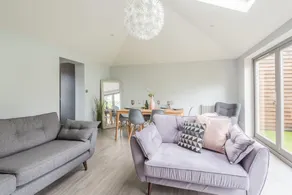 Stylish Family Home by Twickenham Stadium - Image 5