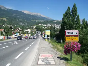 Apartment With 2 Bedrooms in Embrun, With Wifi - 2 km From the Beach - Image 5