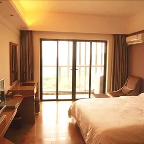 Poly Cullinan Apartment Hotel - Image 5