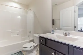 Delightful Pet Friendly Home In Great Location! 4 Bedroom Townhouse by Redawning - Image 5
