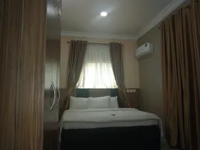 Pameec Luxury Suites - Image 2