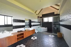 Orange Castle-Quadruple room(Ocean room) - Image 3