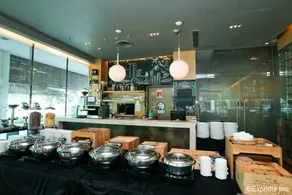 Aqueen Hotel Lavender - Image 2