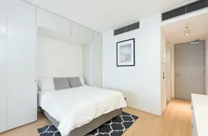 TT302 Darlinghurst Sydney Studio - Image 3