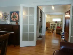 Heart of Koreatown Pilgrim House - Image 4