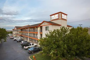 Siegel Select Albuquerque II - Image 3