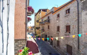 Stunning Apartment in Orgosolo With Wifi and 2 Bedrooms - Image 2