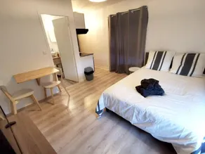 Studio in Le Dorat, With Wifi - Image 2