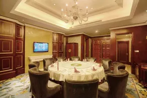 Four Seasons Gary Hotel - Image 4