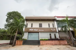 CollarCamp's Hill View Residency Hotel - Image 4