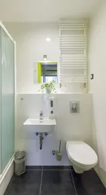 Hostel Chic - Image 4
