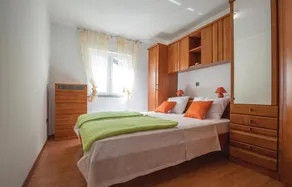 Apartment in Ploce - Image 2