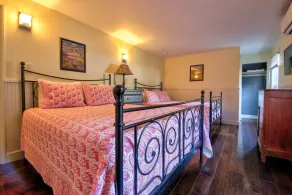 Hotel Charlotte - Image 3