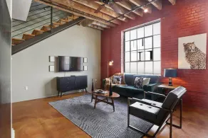 Stylish 3br/3ba Industrial Apt in Nola by Domio - Image 4