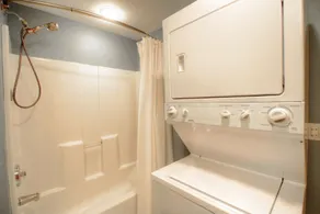 1717 Geneva Drive W - 4 Br Townhouse - Image 4