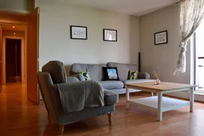 Modern 2 Bedroom Apartment With Stunning Views - Image 2