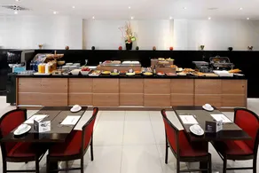 Hotel Lugano Barcelona - Image 2