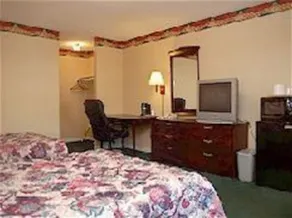 Yorktown Motor Lodge - Image 3