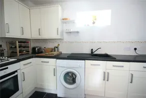 Charming Cosy Coach House in Fishponds Bristol - Image 5