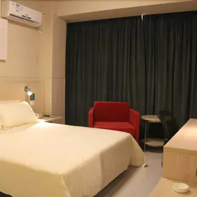 Hanting Longyan Wanda Plaza Hotel - Image 3