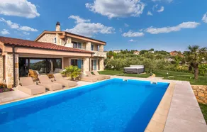 Beautiful Home in Linardici With 4 Bedrooms, Jacuzzi and Outdoor Swimming Pool - Image 5