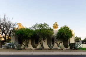Luna & Stellar by Avantstay Modern Artist's Loft Buyout w/ 10 Brs, Patio & Billiards - Image 3